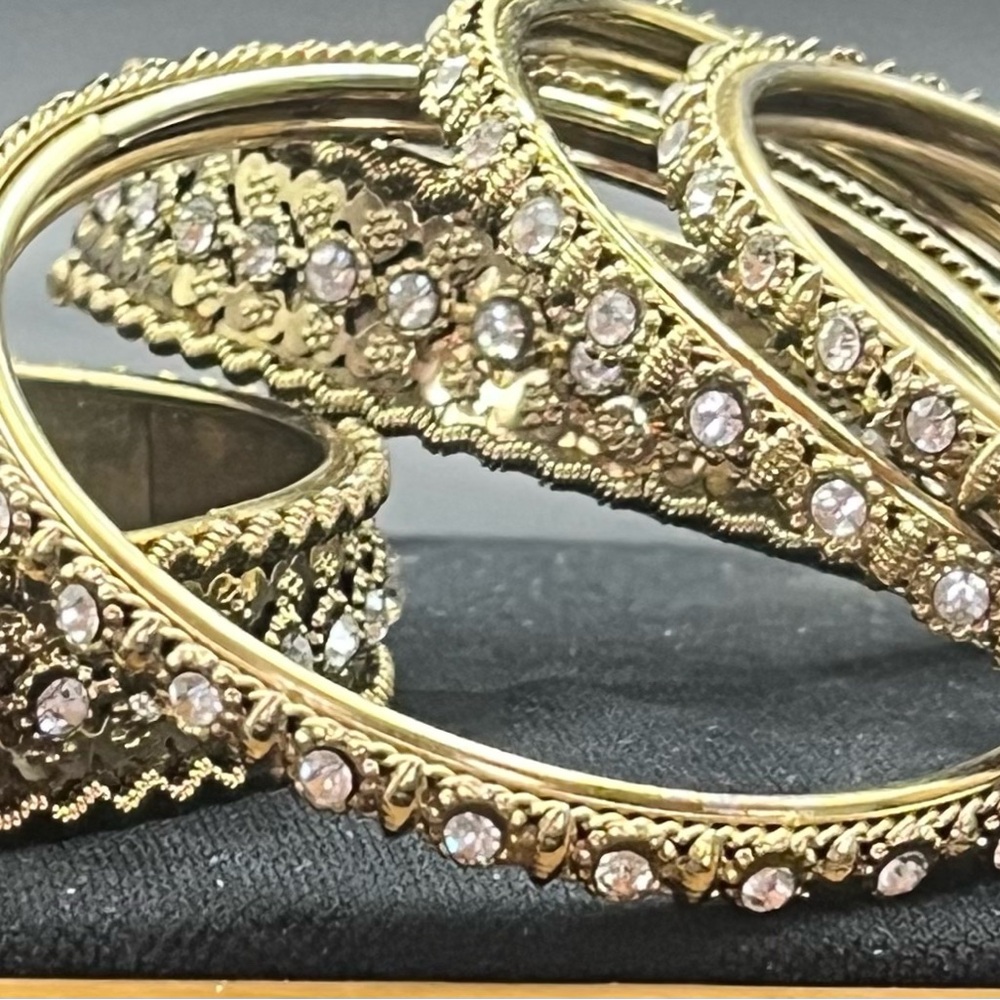 Bracelets - Picture 2 of 13